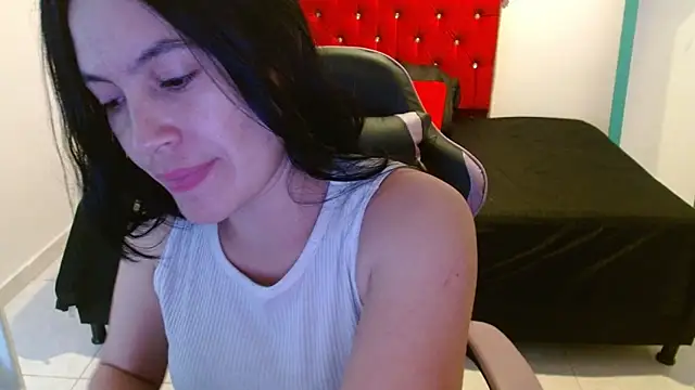 Snapshot of cristal1609 chatting on 02.25.26 cristal1609 online show from 02.25.26
