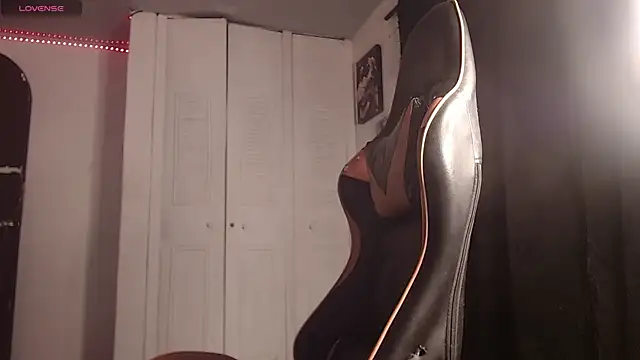 Snapshot of Chrys_harris77 chatting on 11.28.25 Chrys harris77 online show from 11.28.25