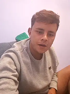 Snapshot of Meenlove chatting on 09.28.25 Meenlove online show from 09.28.25