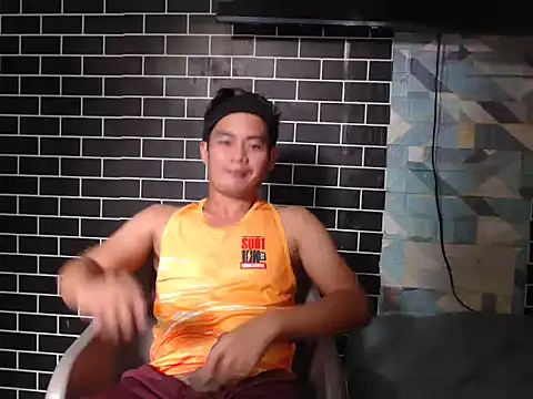 Snapshot of Newt4U chatting on 11.18.25 Newt4U online show from 11.18.25