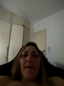 Lunita86 online show from 12.15.25