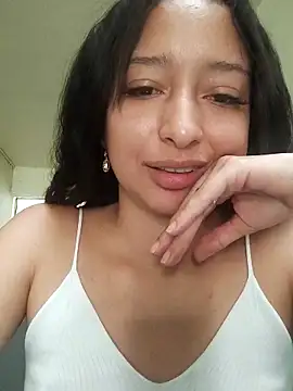 Snapshot of Vale_stone_ chatting on 06.27.26 Vale stone online show from 06.27.26