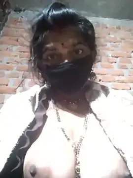 Snapshot of Hott_cutgirl chatting on 12.20.25 Hott cutgirl online show from 12.20.25