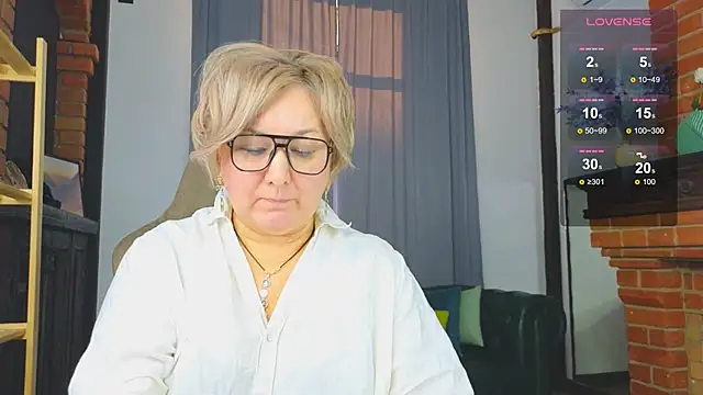 Marta Wils online show from 11.17.25