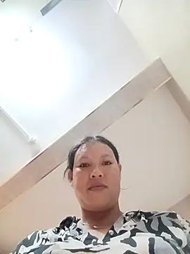 Snapshot of callistra chatting on 10.19.25 callistra online show from 10.19.25