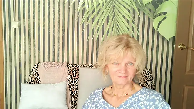 Snapshot of Zoe_Steell chatting on 09.23.25 Zoe Steell online show from 09.23.25
