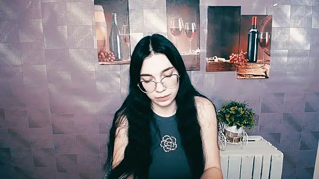 Snapshot of MiraBabe_ chatting on 09.22.25 MiraBabe  online show from 09.22.25