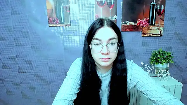 Snapshot of MiraBabe_ chatting on 10.21.25 MiraBabe  online show from 10.21.25