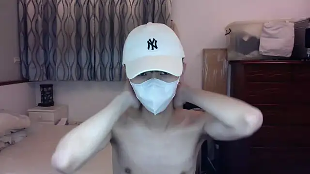 Snapshot of kai101010 chatting on 09.28.25 kai101010 online show from 09.28.25