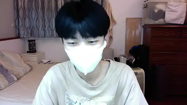 Snapshot of kai101010 chatting on 10.31.25 kai101010 online show from 10.31.25