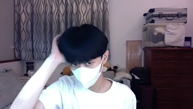 Snapshot of kai101010 chatting on 12.03.25 kai101010 online show from 12.03.25