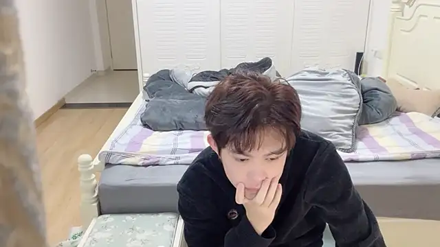 xlong00099 online show from 11.18.25