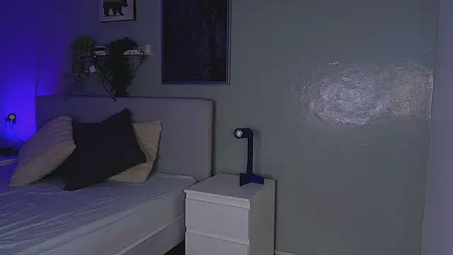 KeendraFox  online show from 03.25.26