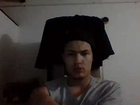 Snapshot of El_awo_ chatting on 09.29.25 El awo  online show from 09.29.25