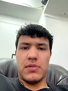 Snapshot of El_awo_ chatting on 10.13.25 El awo  online show from 10.13.25