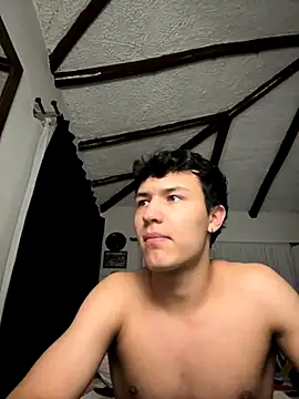 Snapshot of El_awo_ chatting on 10.16.25 El awo  online show from 10.16.25