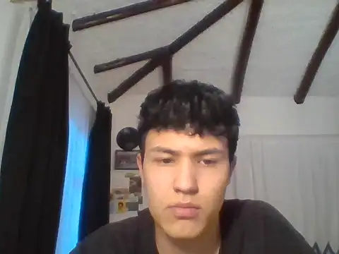 Snapshot of El_awo_ chatting on 10.17.25 El awo  online show from 10.17.25