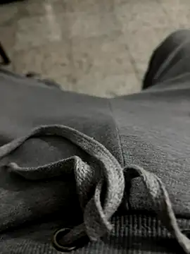 Snapshot of El_awo_ chatting on 10.28.25 El awo  online show from 10.28.25