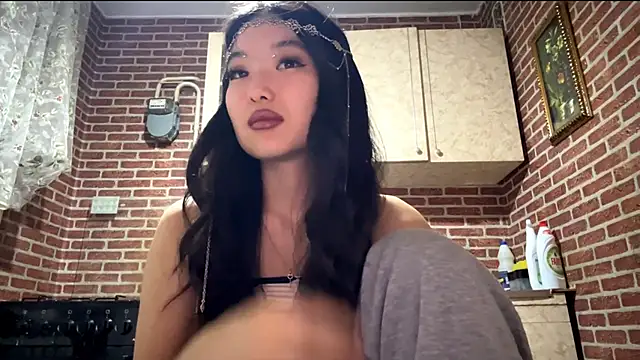 EmmaLeexth online show from 12.21.25