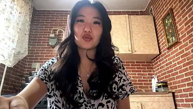 EmmaLeexth online show from 03.13.26