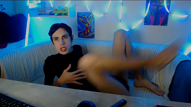 Snapshot of AlexNaughty14 chatting on 10.04.25 AlexNaughty14 online show from 10.04.25