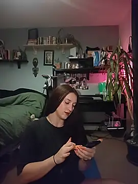 Snapshot of laradoom chatting on 11.10.25 laradoom online show from 11.10.25