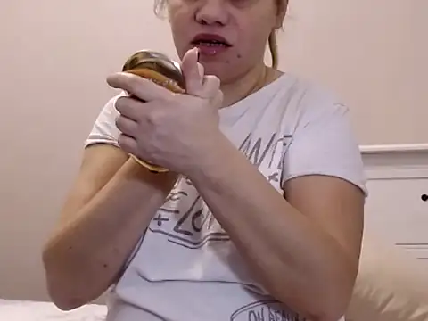 Snapshot of NastyAssxx chatting on 02.08.25 NastyAssxx online show from 02.08.25