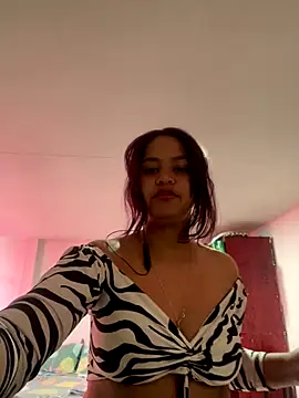 Snapshot of cata_bloom chatting on 10.11.25 cata bloom online show from 10.11.25