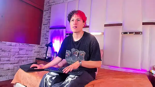 ANLLELOAndANGELA online show from 11.25.25