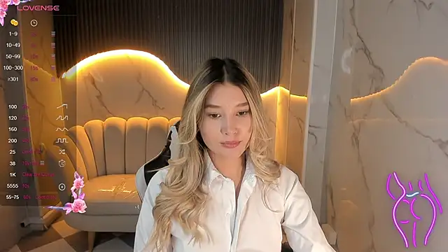 Emma1 b  online show from 10.02.25