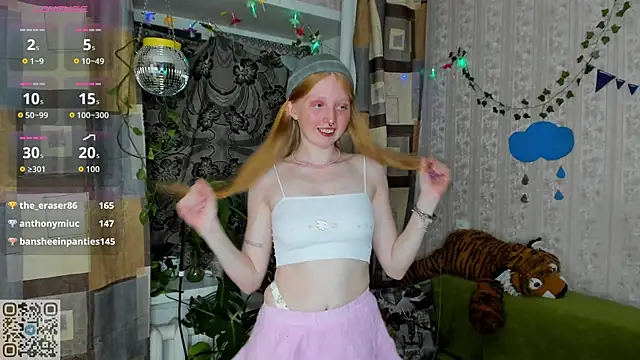 Snapshot of RitaSweety18 chatting on 09.24.25 RitaSweety18 online show from 09.24.25