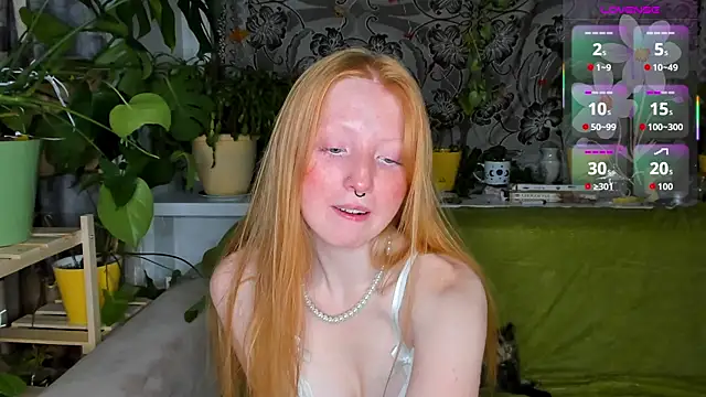 Snapshot of RitaSweety18 chatting on 10.04.25 RitaSweety18 online show from 10.04.25