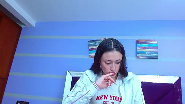 Emily Swiftt online show from 11.15.25