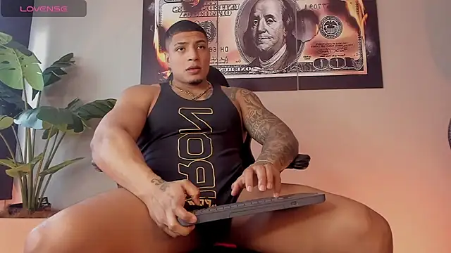 Snapshot of chrizmacgregor chatting on 12.01.25 chrizmacgregor online show from 12.01.25