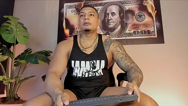 Snapshot of chrizmacgregor chatting on 12.15.25 chrizmacgregor online show from 12.15.25