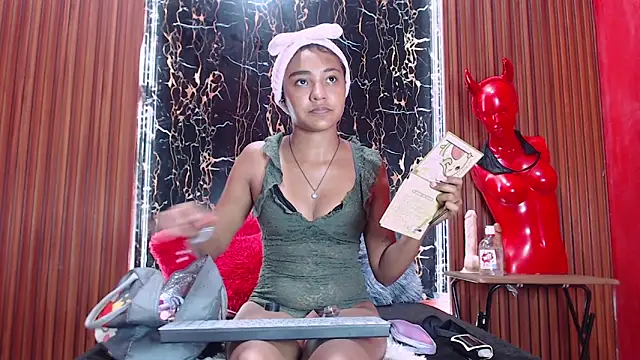 MadelinPaterson online show from 01.17.26