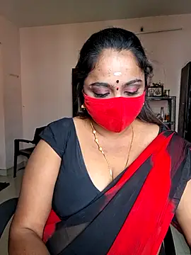 Snapshot of queendivya chatting on 06.26.26 queendivya online show from 06.26.26