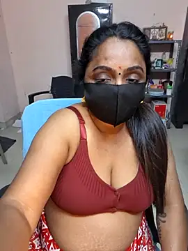 Snapshot of queendivya chatting on 07.18.26 queendivya online show from 07.18.26