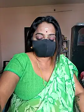 Snapshot of queendivya chatting on 07.19.26 queendivya online show from 07.19.26