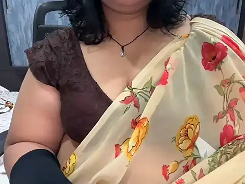 Snapshot of divya-jannu chatting on 09.25.25 divya-jannu online show from 09.25.25