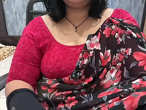 Snapshot of divya-jannu chatting on 09.30.25 divya-jannu online show from 09.30.25