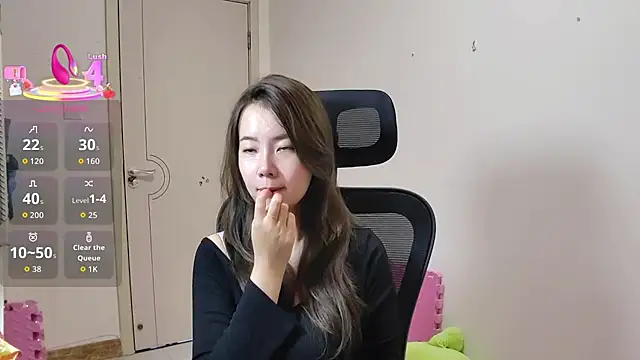 Snapshot of sallycui chatting on 10.10.25 sallycui online show from 10.10.25