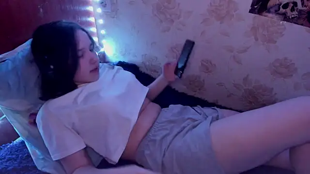 MandaDestiche online show from 11.16.25