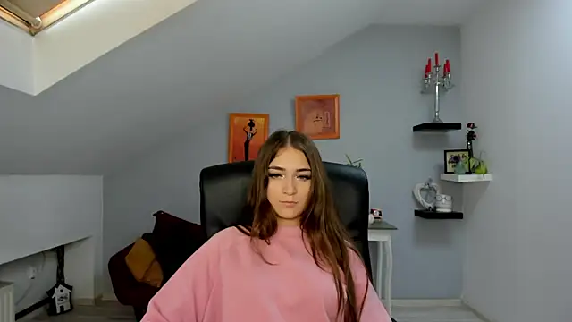 EllaClarke online show from 09.24.25