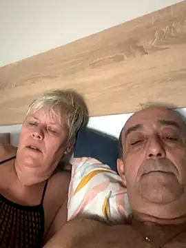 Snapshot of VyC7564 chatting on 10.24.25 VyC7564 online show from 10.24.25