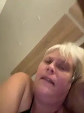 Snapshot of VyC7564 chatting on 11.05.25 VyC7564 online show from 11.05.25