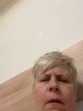 Snapshot of VyC7564 chatting on 11.06.25 VyC7564 online show from 11.06.25