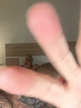 Snapshot of VyC7564 chatting on 11.21.25 VyC7564 online show from 11.21.25