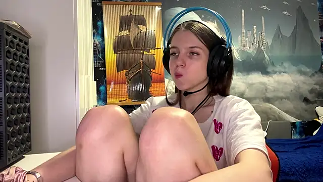 Elira Breeze online show from 12.01.25