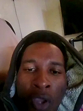 Snapshot of sparrowzy chatting on 10.23.25 sparrowzy online show from 10.23.25